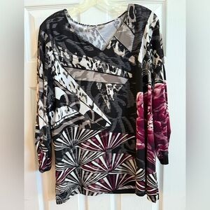 Chico’s Animal&Floral Tunic Top Sz 3 (XL 16/18) Black Gray Burgundy Stretch Knit